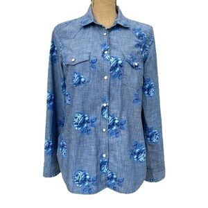 𝅺GAP Long-sleeve Floral Button Up Denim Blouse. Size Medium